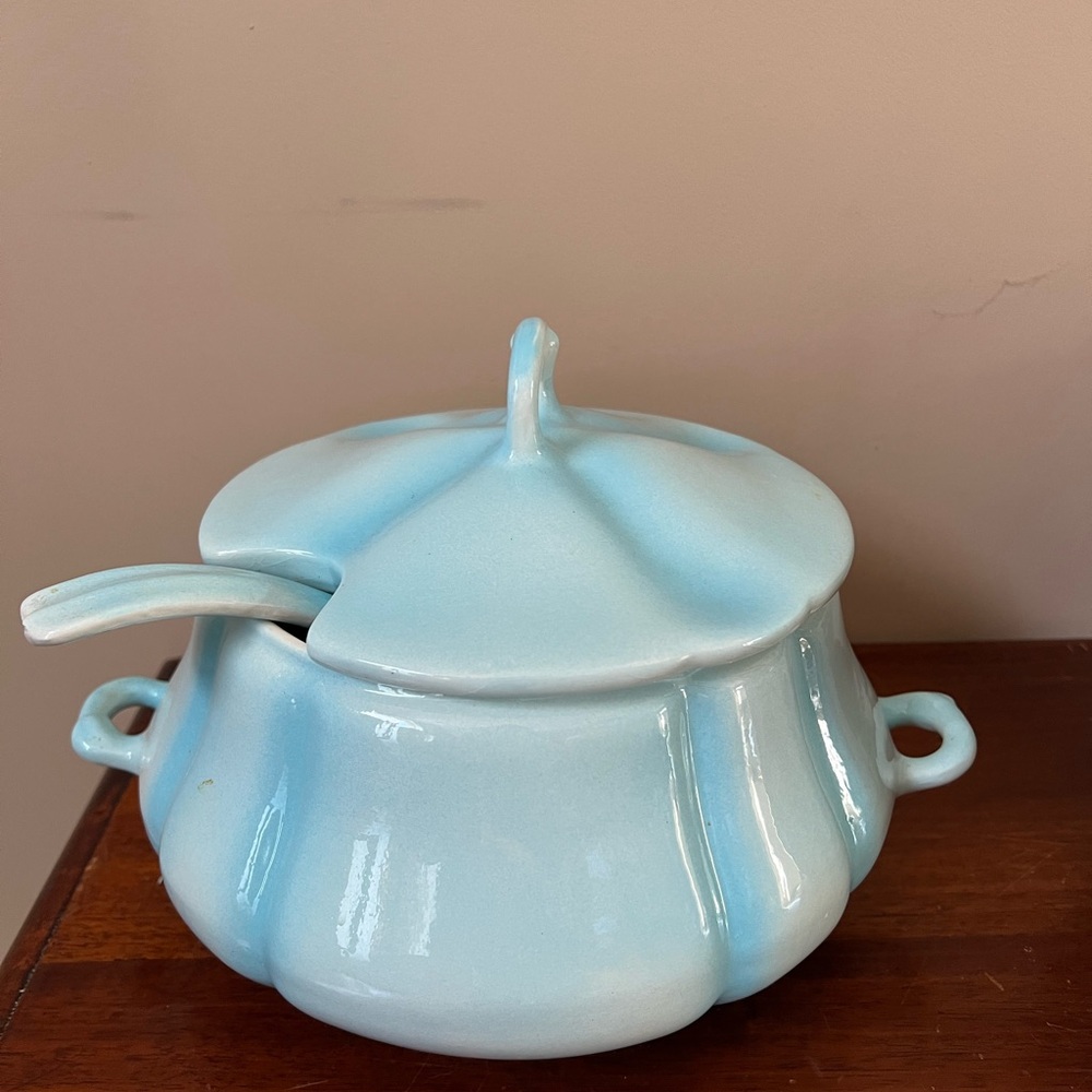 Unique Vintage Spectrum Sky Blue Ceramic Soup Stew Tureen Set